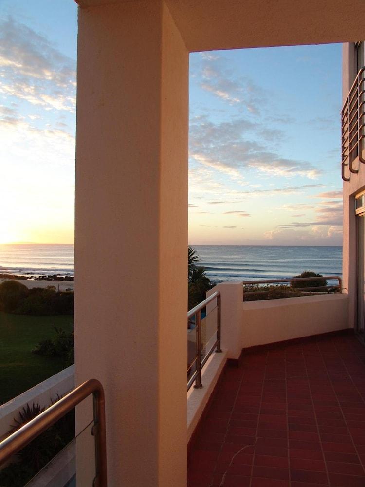 Diaz 15 House On The Bay Hotel Jeffreys Bay Bagian luar foto