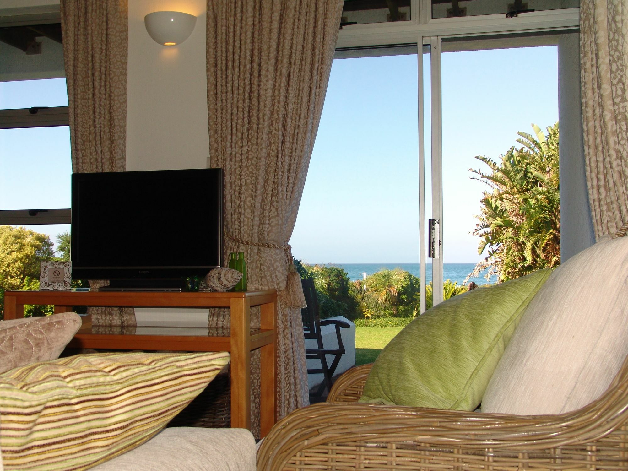Diaz 15 House On The Bay Hotel Jeffreys Bay Bagian luar foto